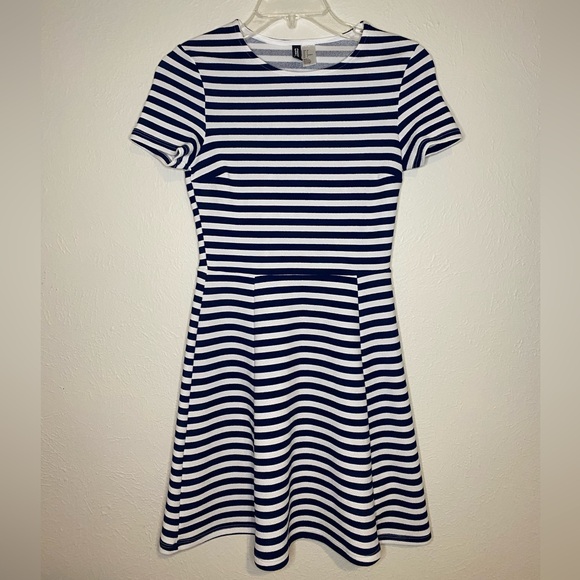 NWOT Divided Navy/White Striped Dress Size 4 - Picture 7 of 7